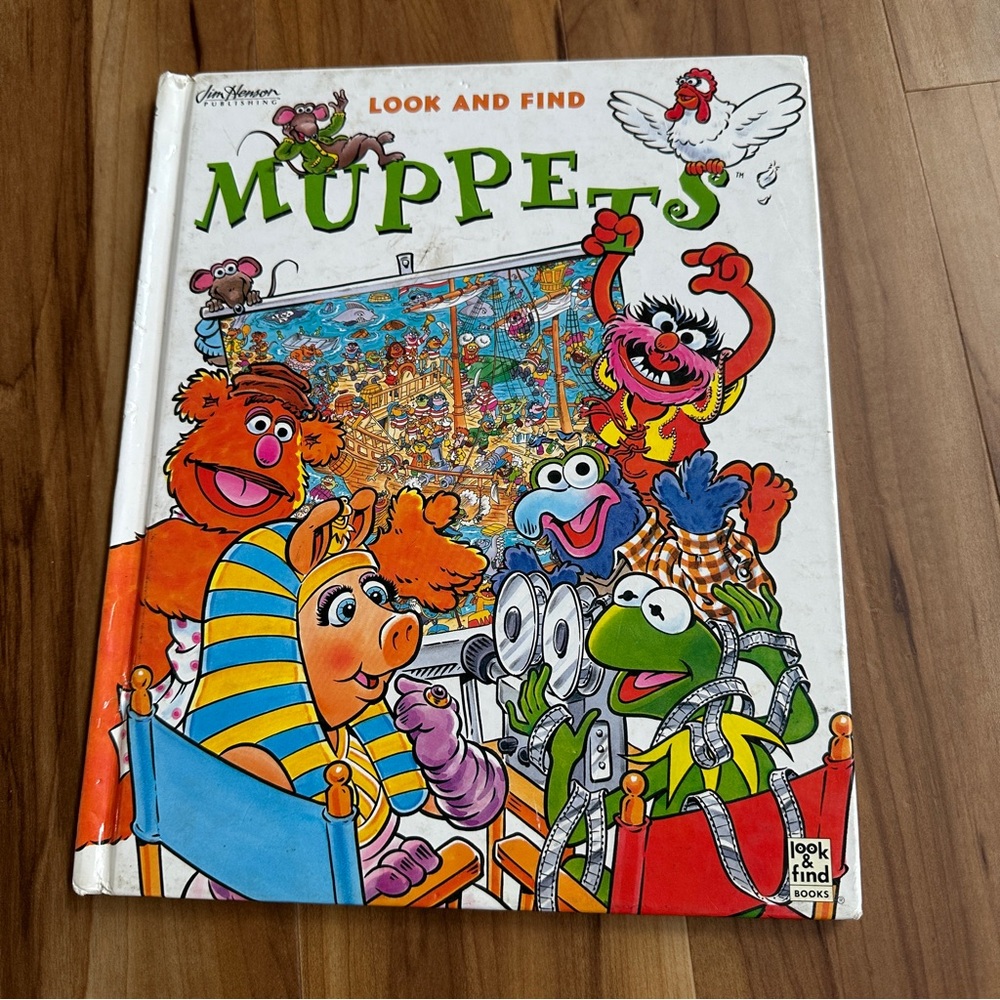 VTG 1996 Muppets Look and Find Book - Colorful Kids Toy collectible Disney